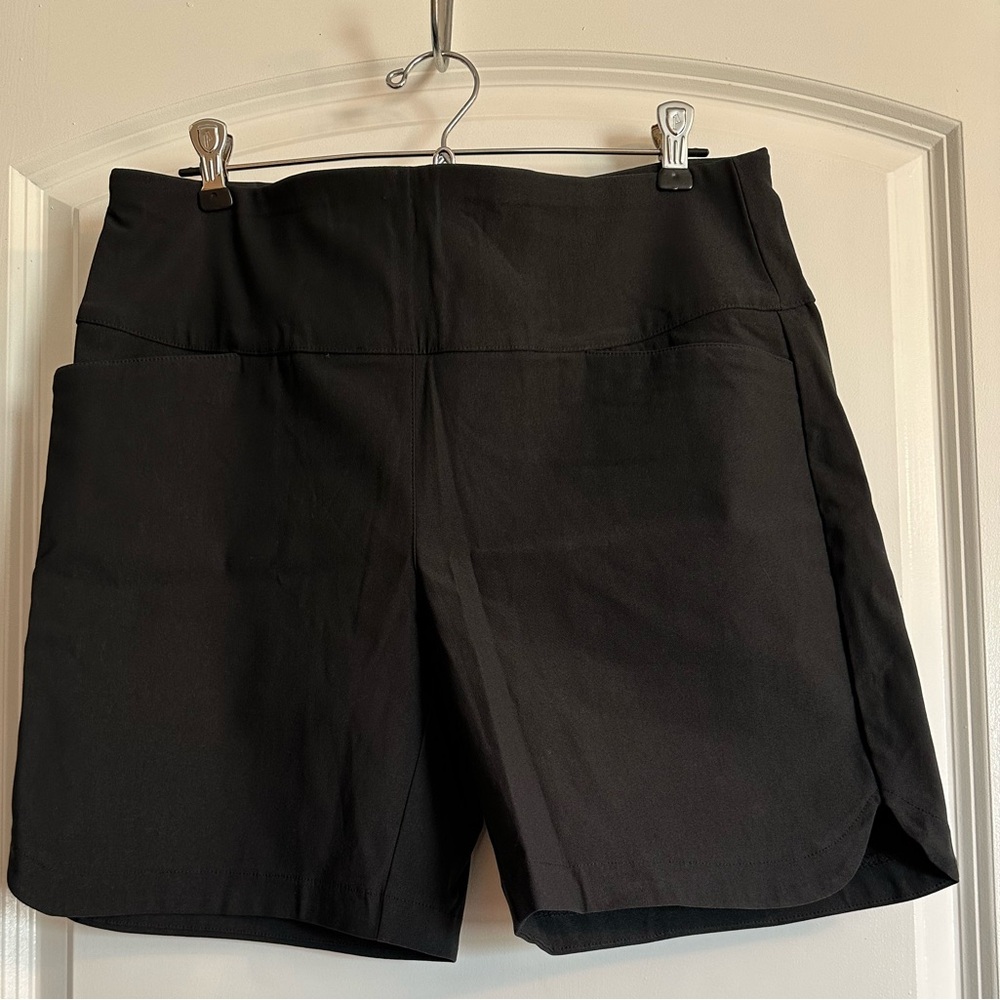 Walter Hagen Women's Black Shorts - Picture 2 of 5